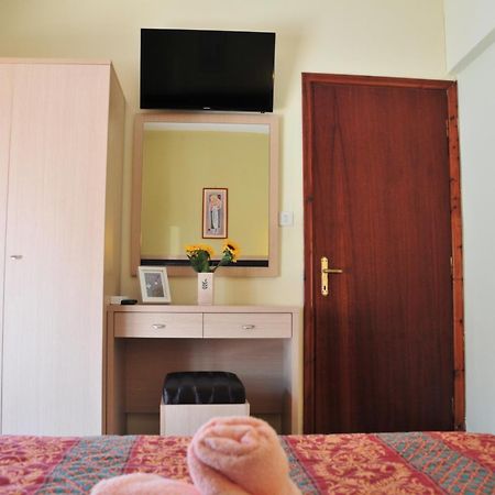 Dionisos Palms Apartments Paralia Dionisiou Exterior foto