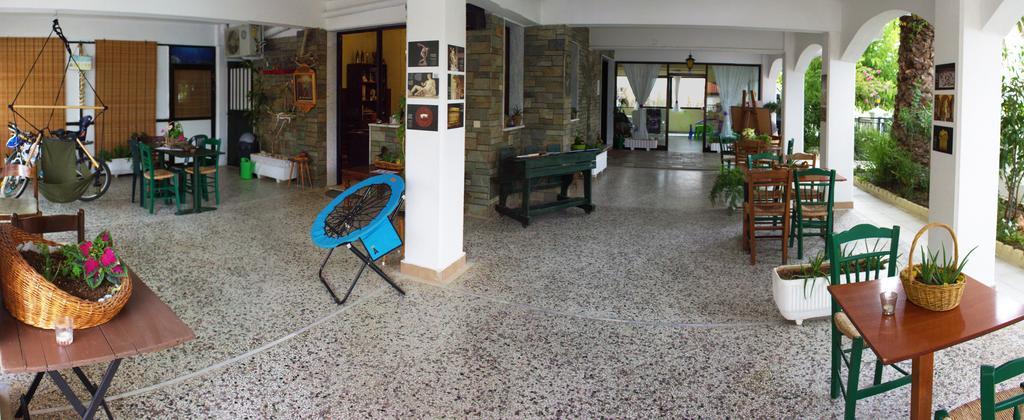 Dionisos Palms Apartments Paralia Dionisiou Exterior foto