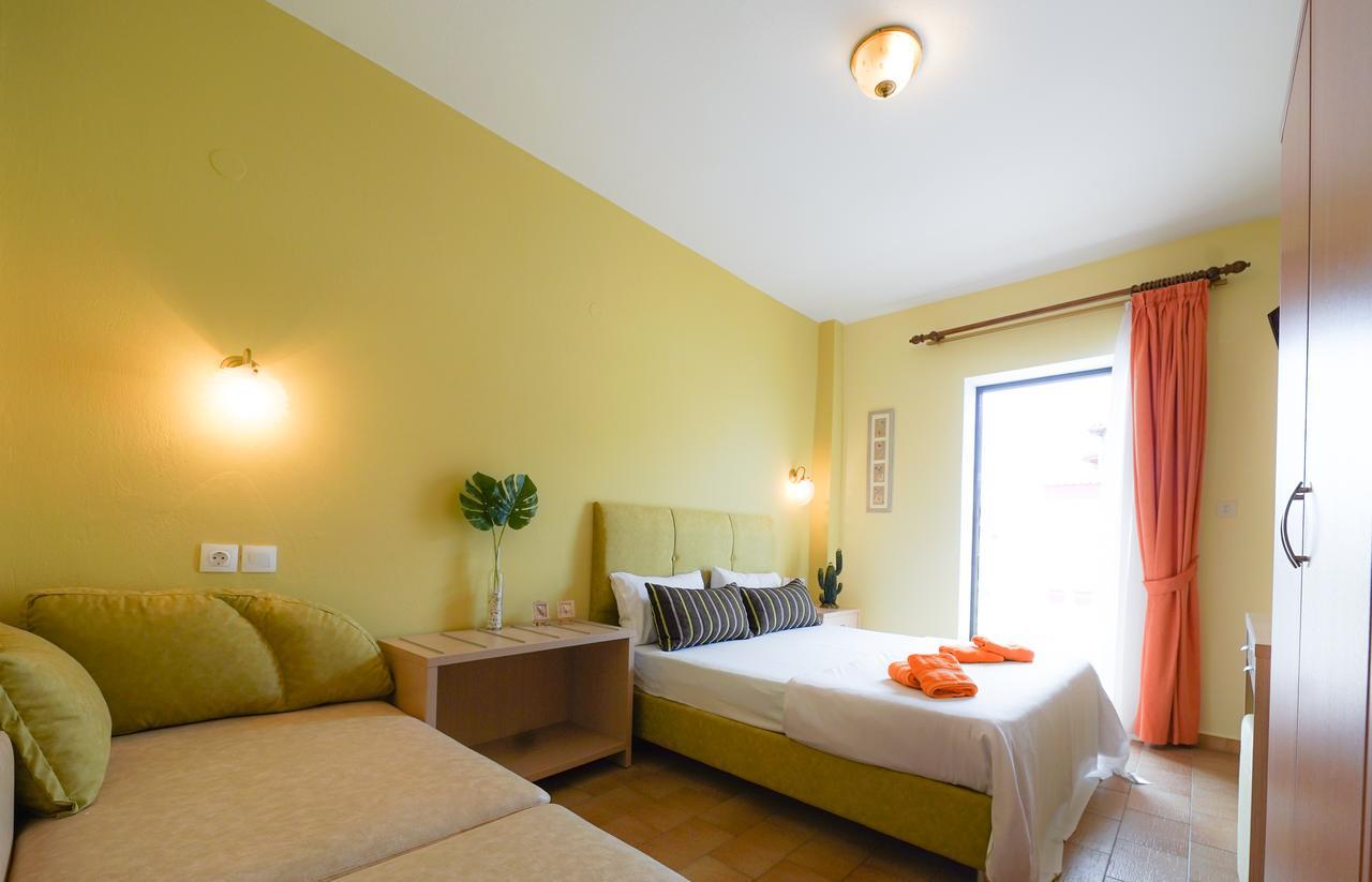 Dionisos Palms Apartments Paralia Dionisiou Exterior foto